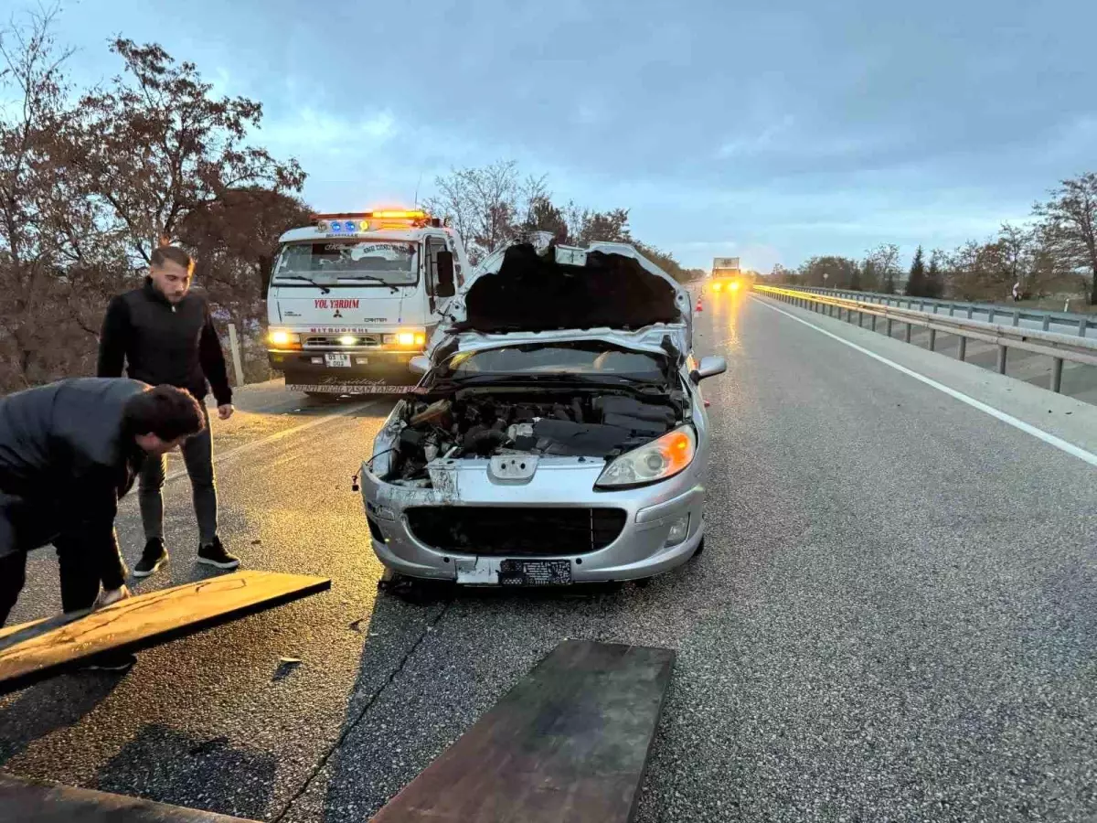 Afyonkarahisar’da Trafik Kazası: 2 Yaralı